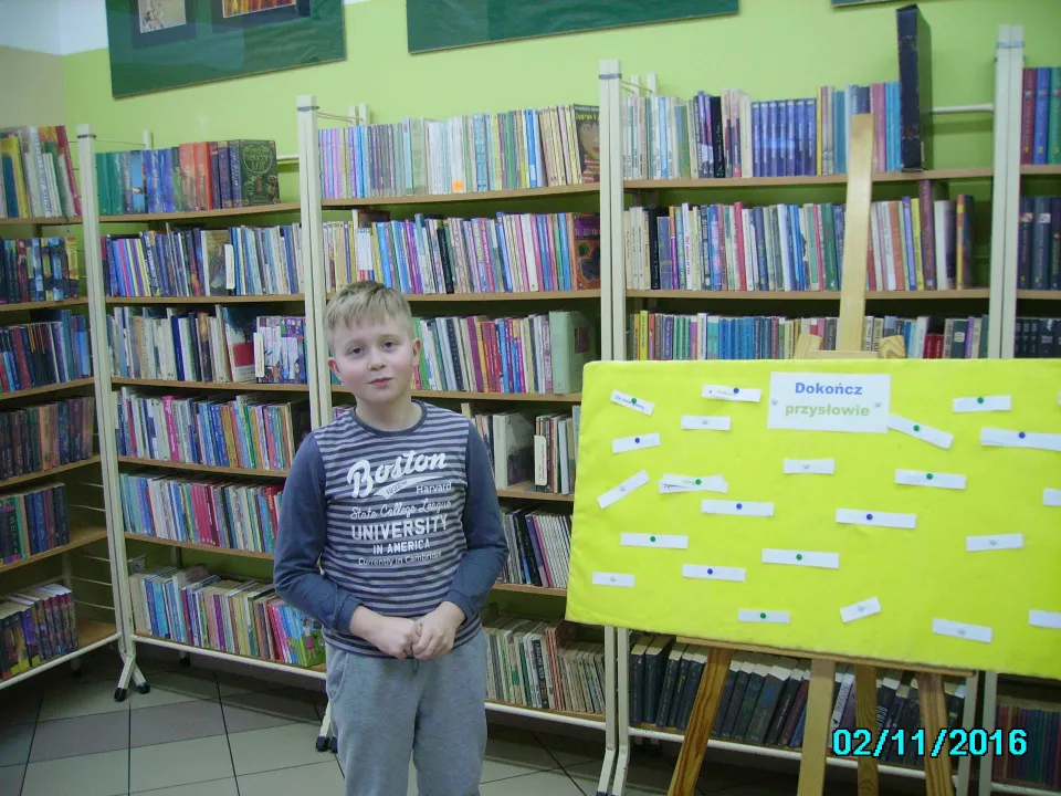 Tydzień Kultury Języka z klasą III C w Miejskiej Bibliotece Publicznej, Filia nr 2 w Kielcach. — zdjęcie 13