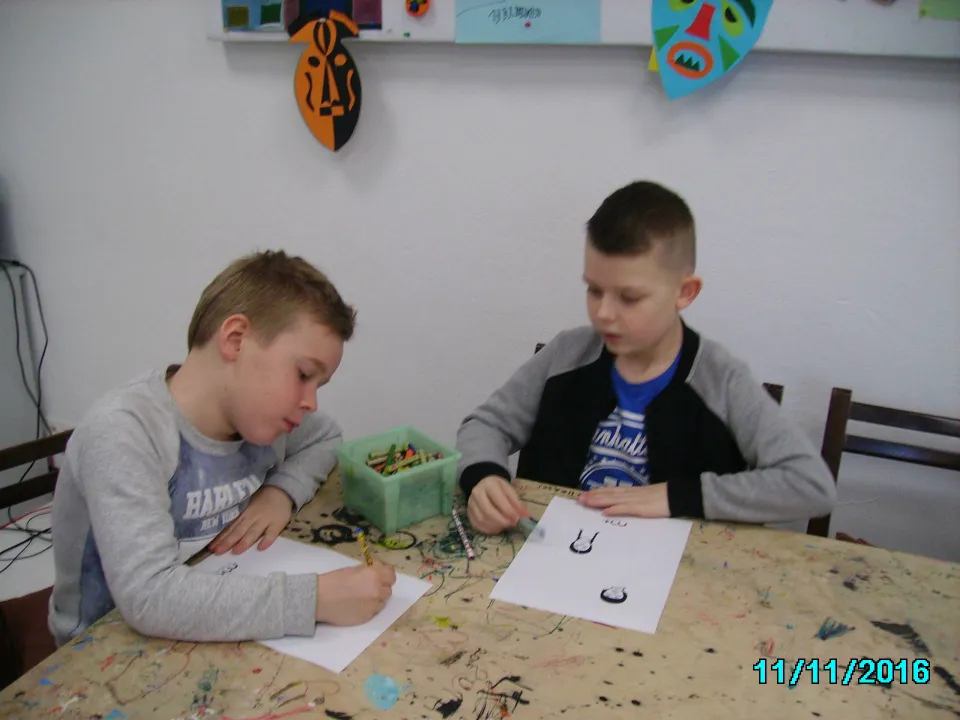 „Podróż do Ameryce Północnej” z klasą III C w Muzeum Dialogu Kultur w Kielcach. — zdjęcie 5
