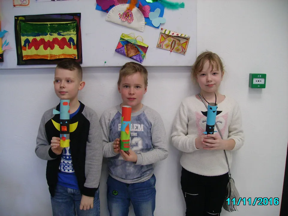 „Podróż do Ameryce Północnej” z klasą III C w Muzeum Dialogu Kultur w Kielcach. — zdjęcie 28