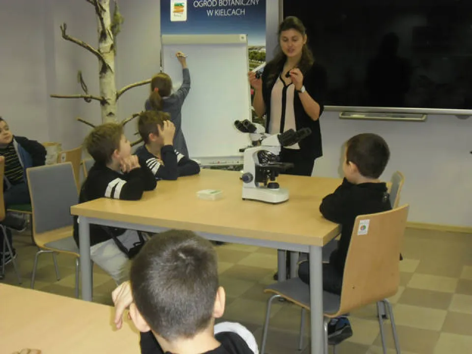 klasa 2 c w ogrodzie botanicznym — zdjęcie 6
