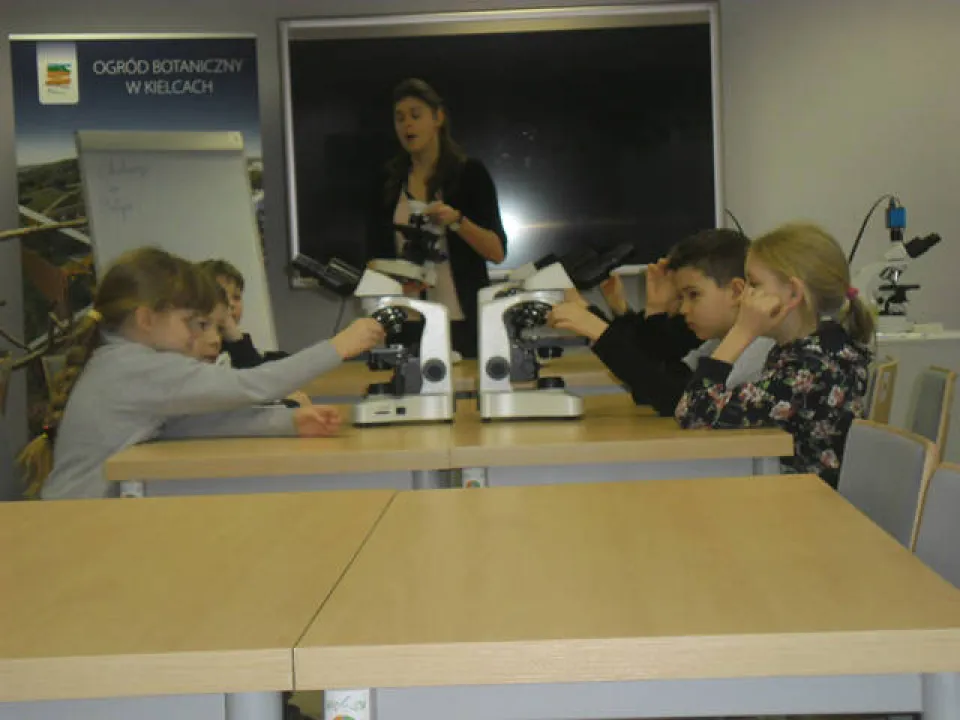 klasa 2 c w ogrodzie botanicznym — zdjęcie 8