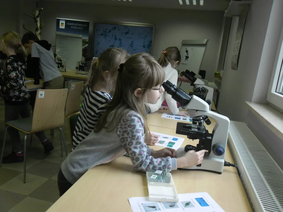 klasa 2 c w ogrodzie botanicznym — zdjęcie 38