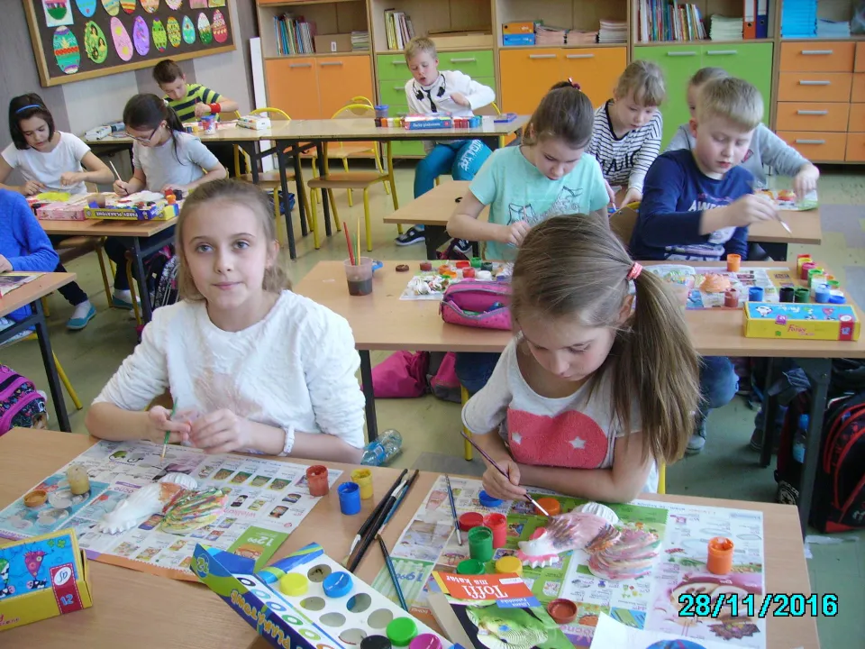 Wielkanocne malowanie w klasie III C. — zdjęcie 15