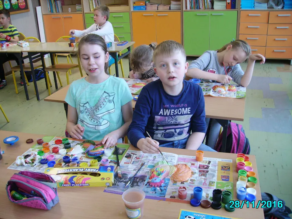 Wielkanocne malowanie w klasie III C. — zdjęcie 16
