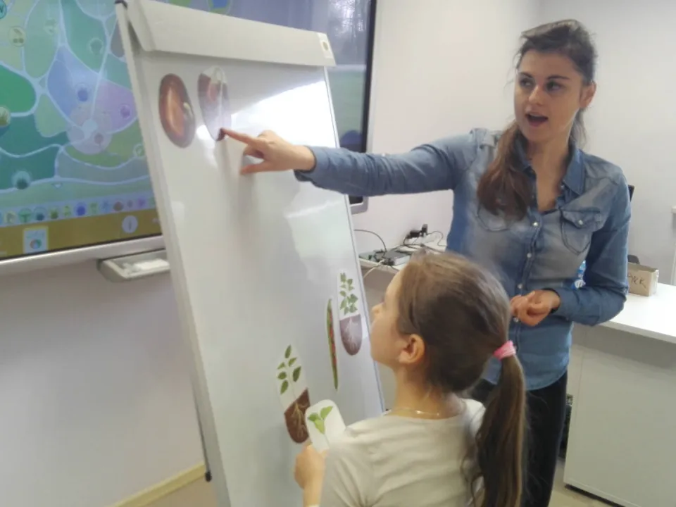 IIID sadzi kwiaty w Ogrodzie Botanicznym — zdjęcie 4