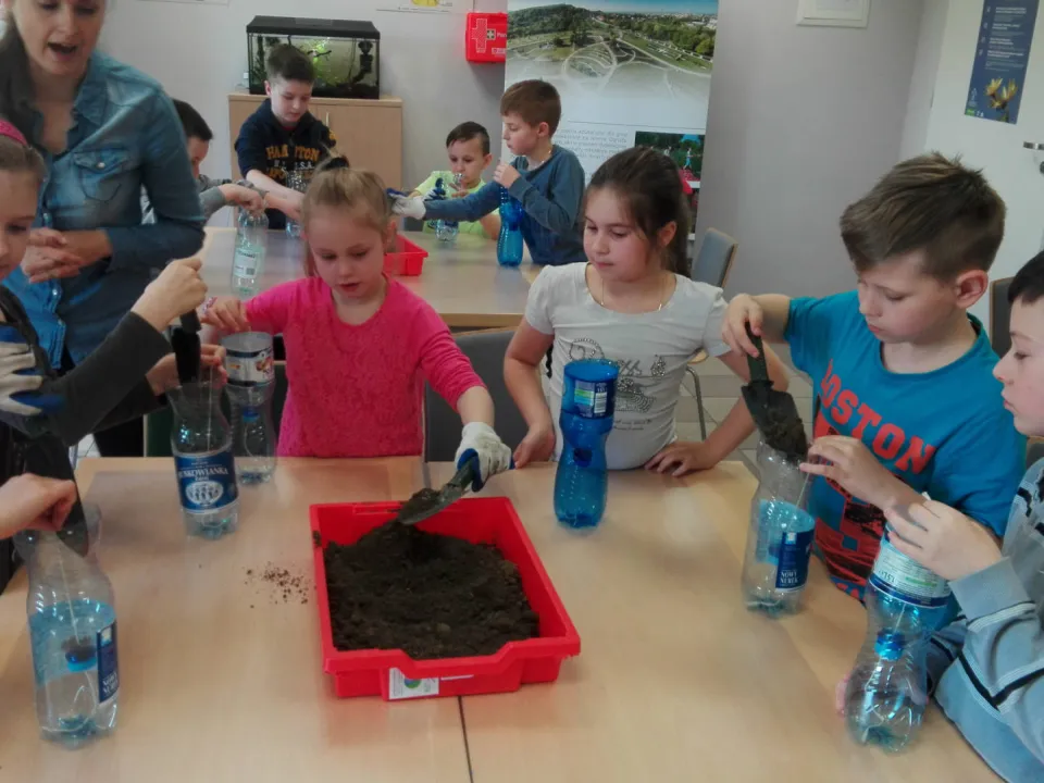 IIID sadzi kwiaty w Ogrodzie Botanicznym — zdjęcie 10