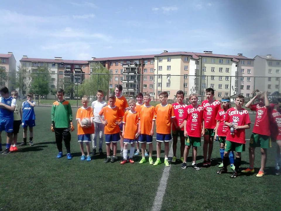 Półfinał wojewódzki w mini piłce nożnej — zdjęcie 2
