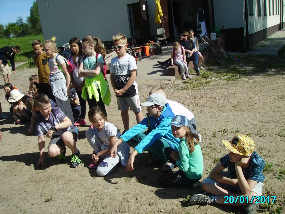 „Ogrodnikiem być…” z klasą III C w Ogrodzie Botanicznym w Kielcach. — zdjęcie 3