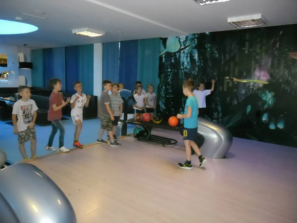 klasa 2 c na ściance wspinaczkowej — zdjęcie 15