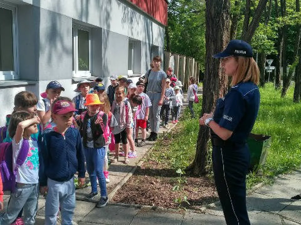 0”A” na wycieczce  do Jednostki Policji — zdjęcie 1