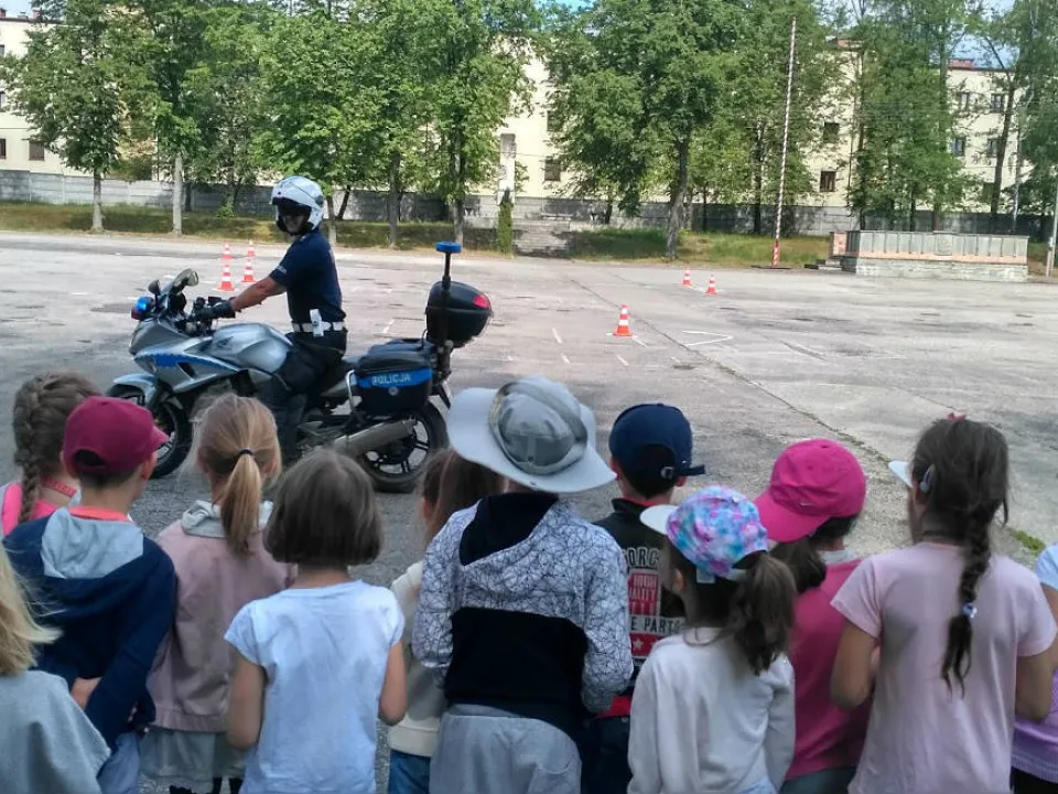 0”A” na wycieczce  do Jednostki Policji — zdjęcie 2