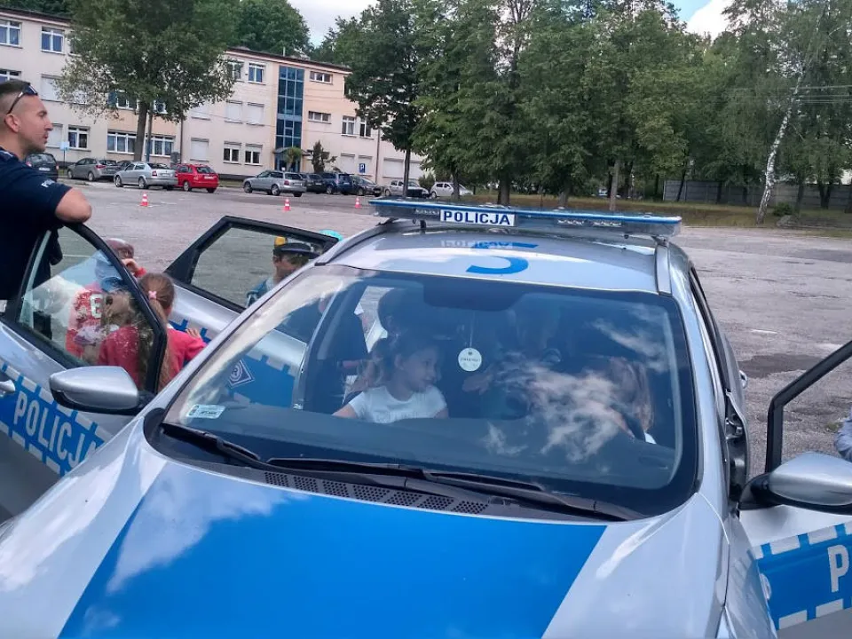 0”A” na wycieczce  do Jednostki Policji — zdjęcie 5