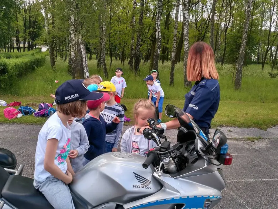 0”A” na wycieczce  do Jednostki Policji — zdjęcie 10