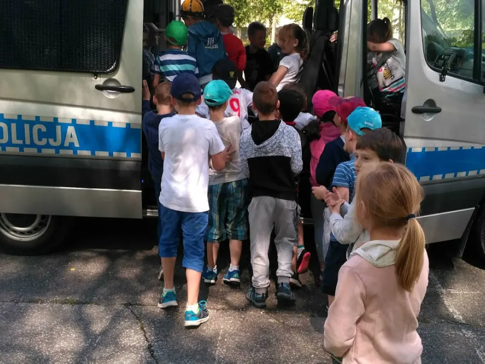 0”A” na wycieczce  do Jednostki Policji — zdjęcie 14