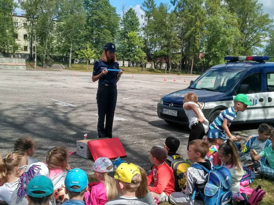 0”A” na wycieczce  do Jednostki Policji — zdjęcie 20