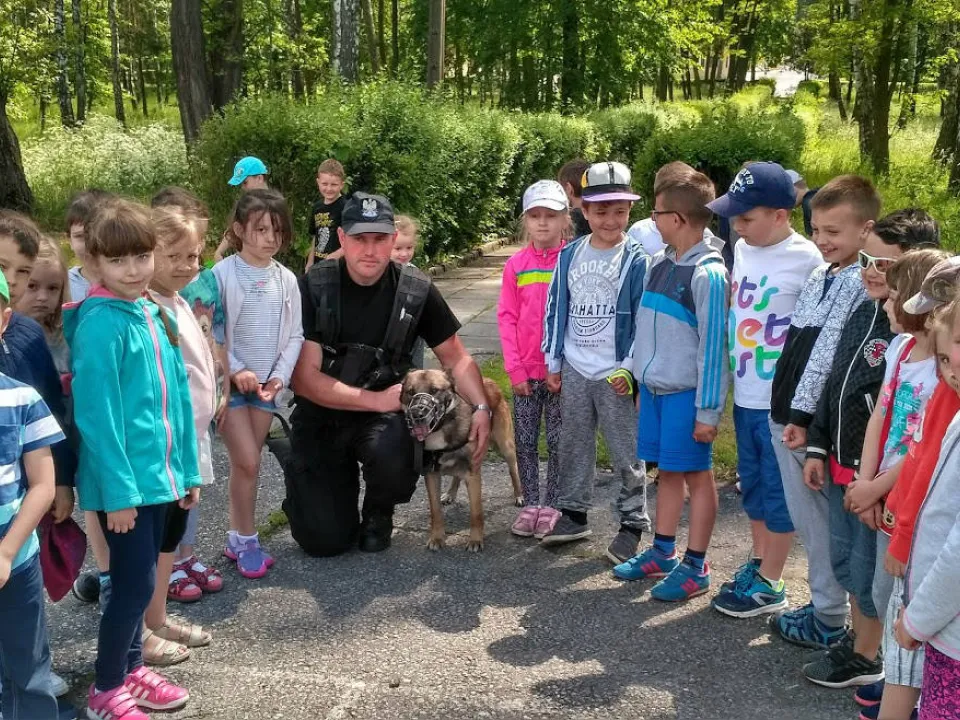 0”A” na wycieczce  do Jednostki Policji — zdjęcie 23