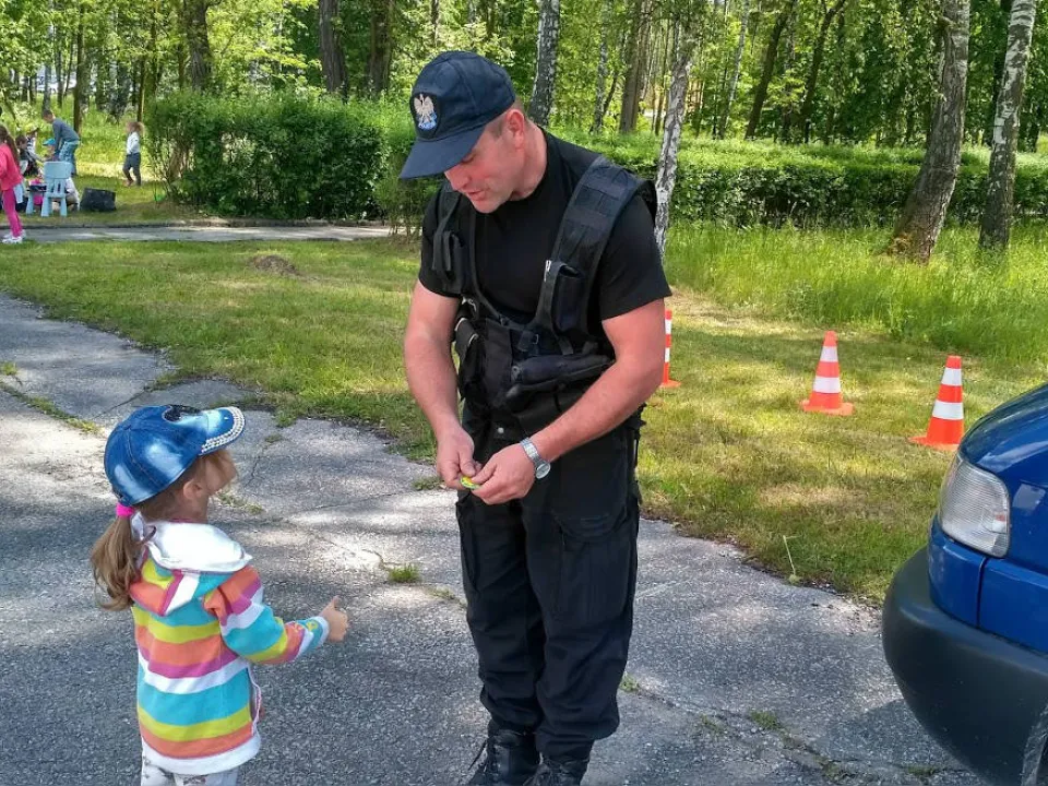 0”A” na wycieczce  do Jednostki Policji — zdjęcie 24