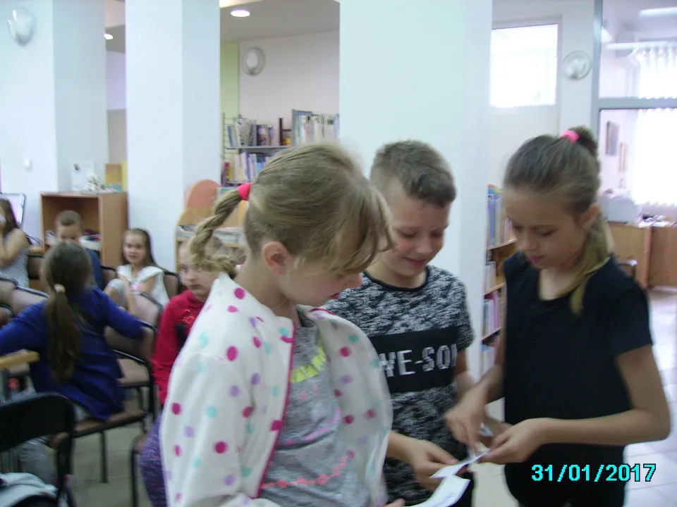 „Brzechwa na wesoło” z klasą III C w Miejskiej Bibliotece Publicznej, Filia nr 2 w Kielcach. — zdjęcie 4