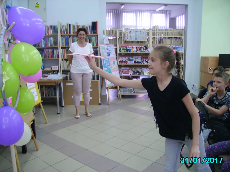 „Brzechwa na wesoło” z klasą III C w Miejskiej Bibliotece Publicznej, Filia nr 2 w Kielcach. — zdjęcie 9