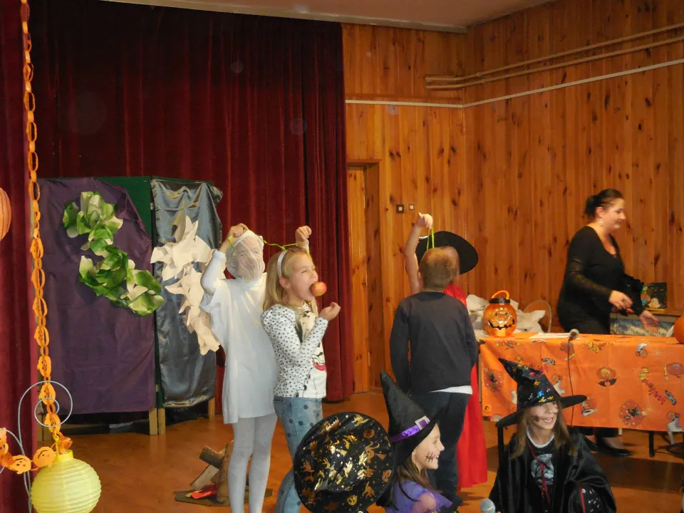Halloween w klasach O-III — zdjęcie 11