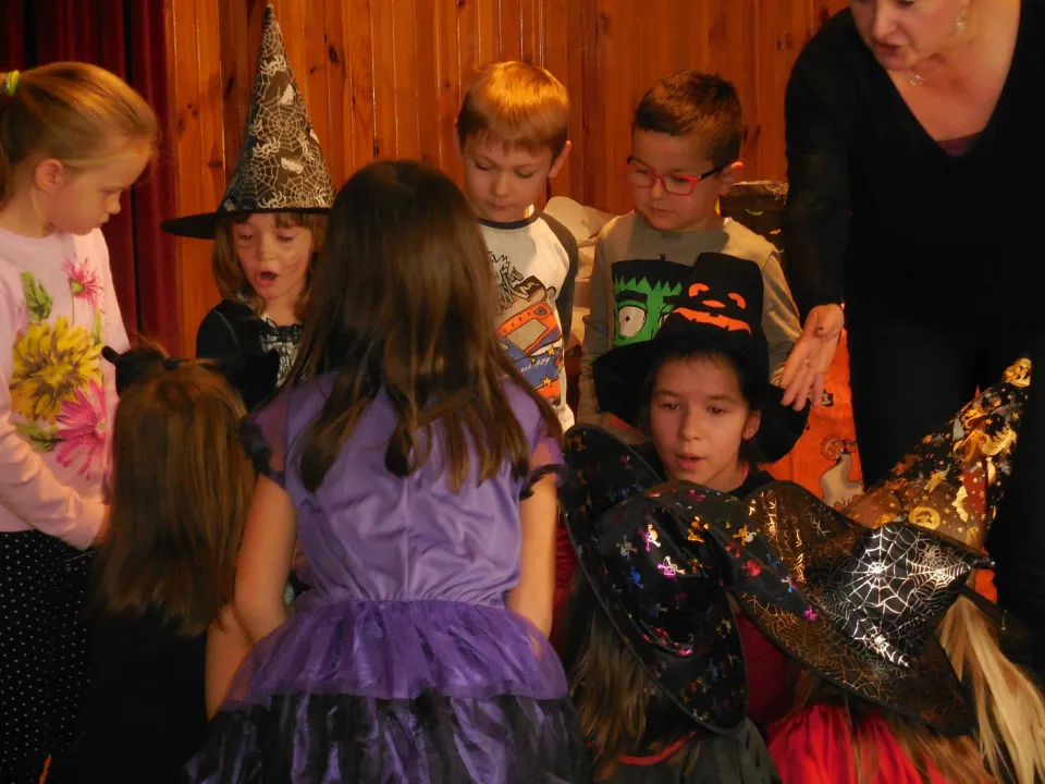 Halloween w klasach O-III — zdjęcie 18