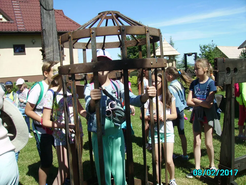 Klasa III C na wycieczce w „Grodzie Pędzików” — zdjęcie 2