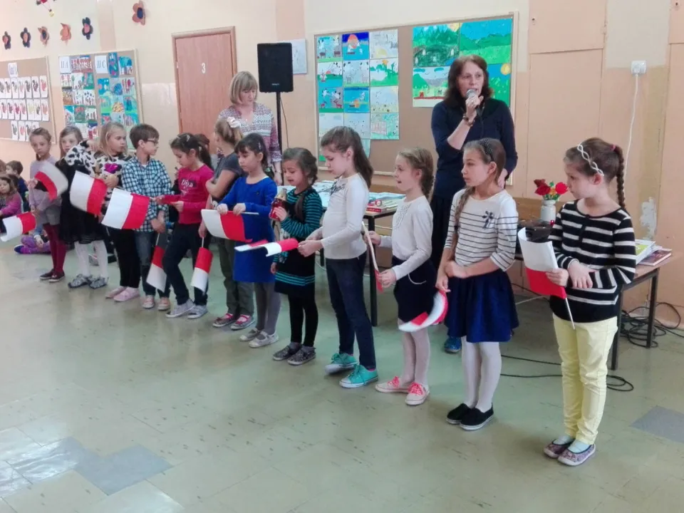 Klasa IId na Apelu z okazji Święta Niepodległości — zdjęcie 7