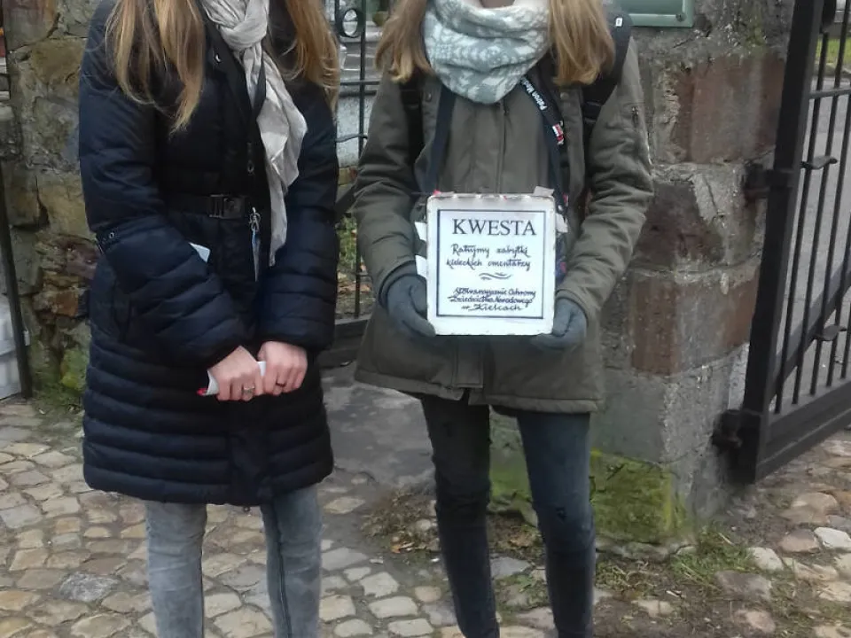 Pomagamy w ratowaniu zabytków cmentarnych. — zdjęcie 1