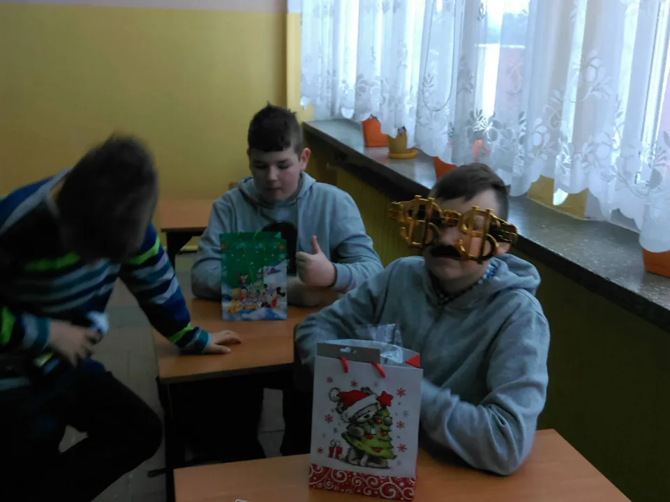 Mikołajki w 5 b — zdjęcie 4
