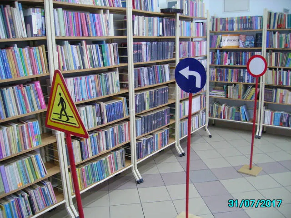 Biblioteka — zdjęcie 9