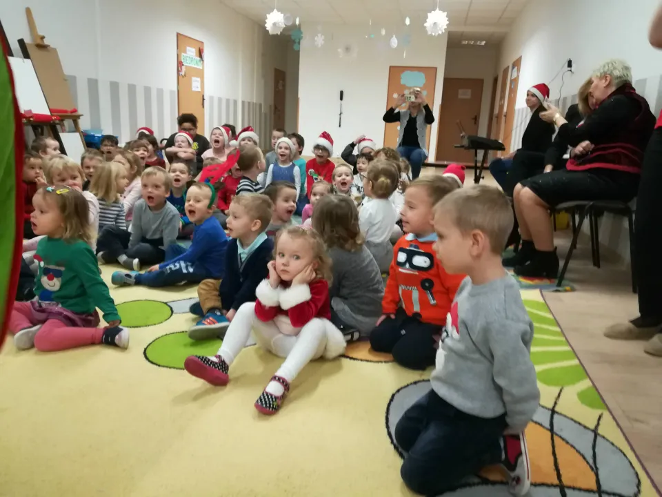 Zabawa mikołajkowa w naszym przedszkolu — zdjęcie 38