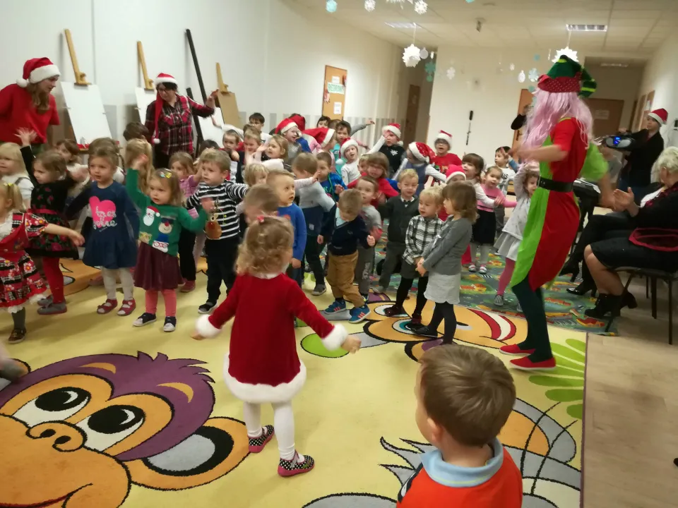 Zabawa mikołajkowa w naszym przedszkolu — zdjęcie 53