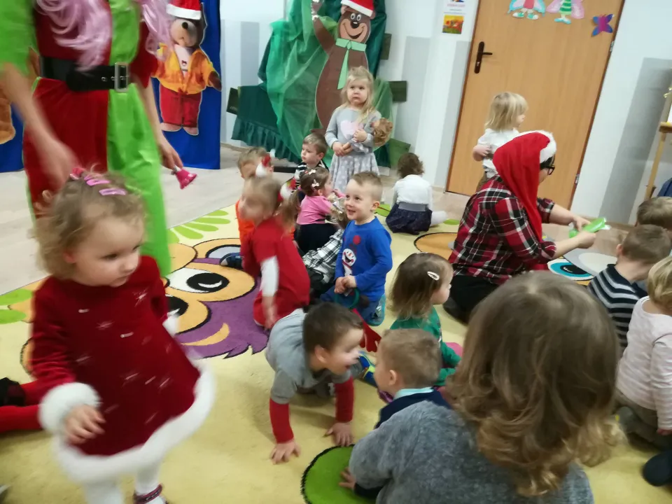 Zabawa mikołajkowa w naszym przedszkolu — zdjęcie 63