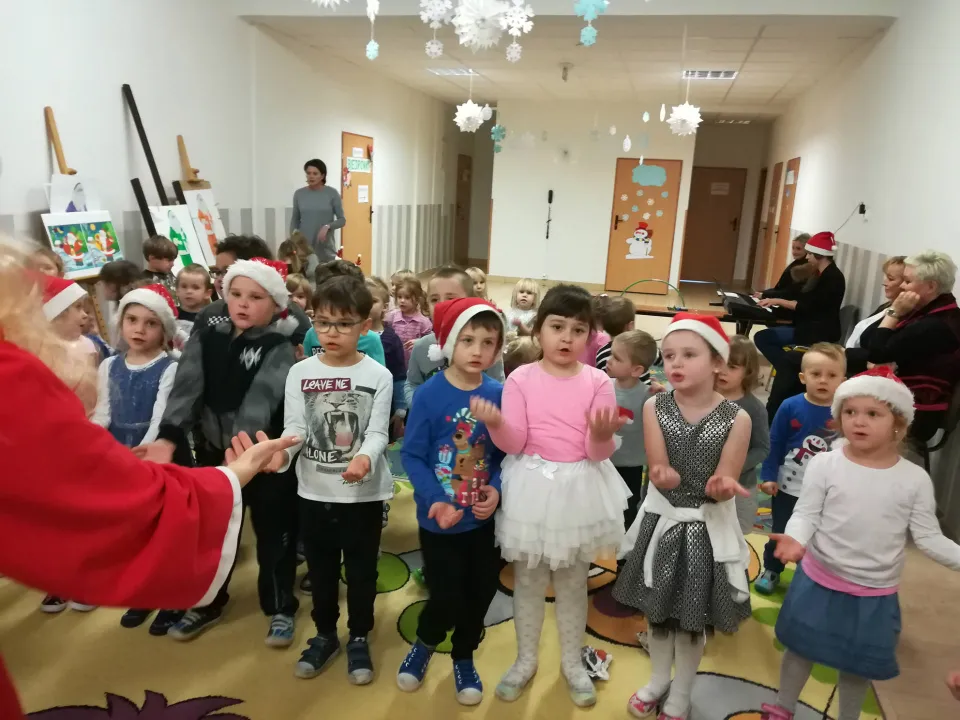 Zabawa mikołajkowa w naszym przedszkolu — zdjęcie 66