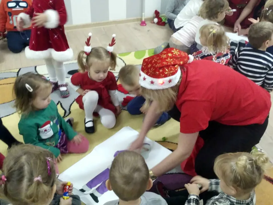 Zabawa mikołajkowa w naszym przedszkolu — zdjęcie 71
