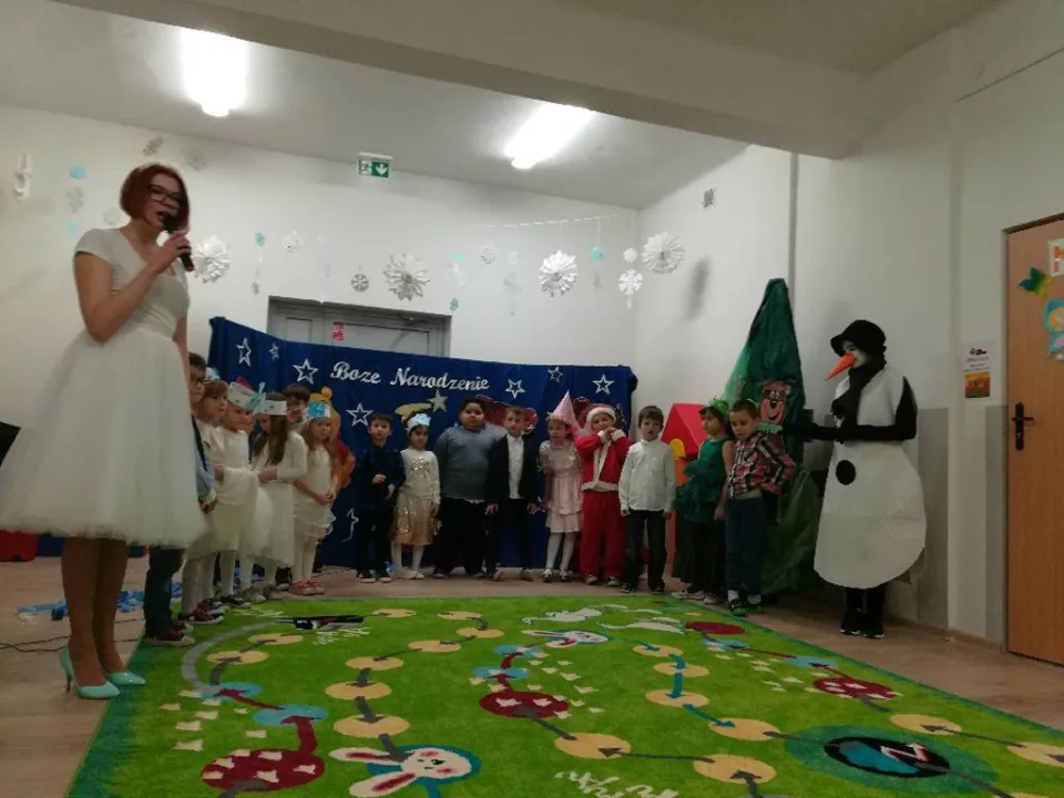 Przedstawienie bożonarodzeniowe w wykonaniu grupy Delfinów — zdjęcie 8