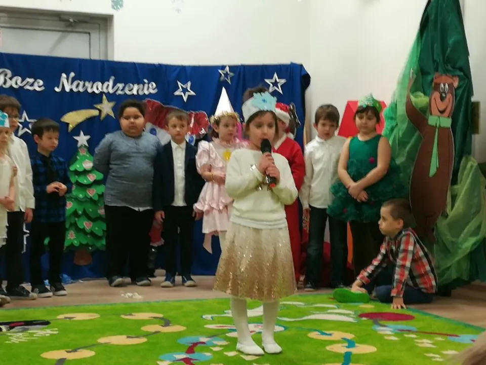 Przedstawienie bożonarodzeniowe w wykonaniu grupy Delfinów — zdjęcie 14
