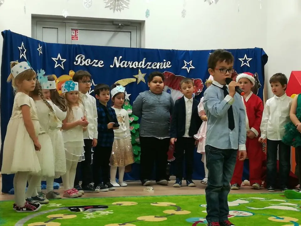 Przedstawienie bożonarodzeniowe w wykonaniu grupy Delfinów — zdjęcie 15