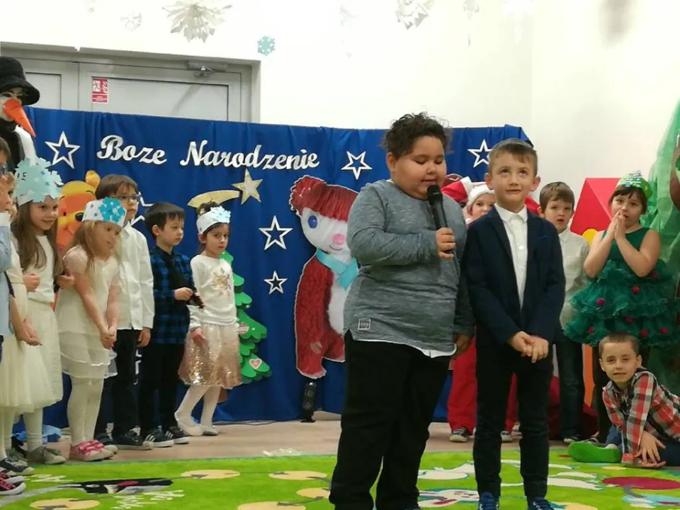 Przedstawienie bożonarodzeniowe w wykonaniu grupy Delfinów — zdjęcie 16