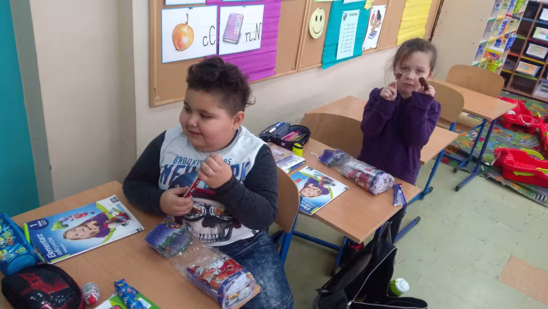 Wizyta Pomocnika Świętego Mikołaja w klasie 1c — zdjęcie 1