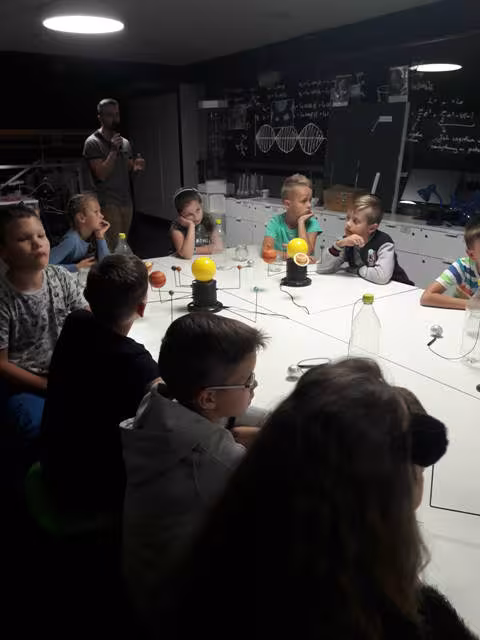 Klasa 3a POZA ZIEMIĄ — zdjęcie 1