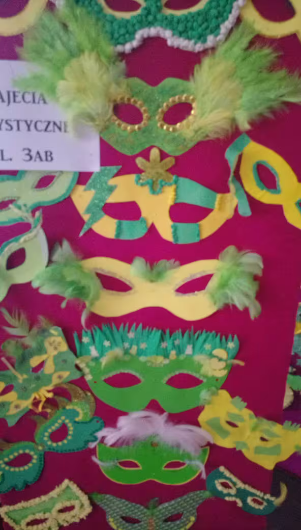 Prace plastyczne - zajęcia artystyczne kl 3a,b gimn. — zdjęcie 1