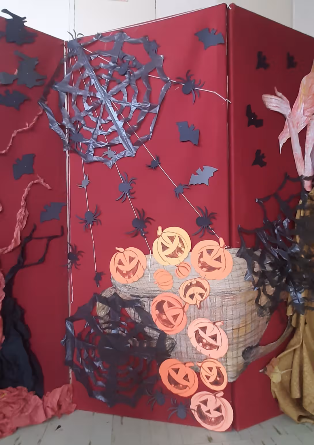 Świetlicowe dekoracje halloweenowe — zdjęcie 1