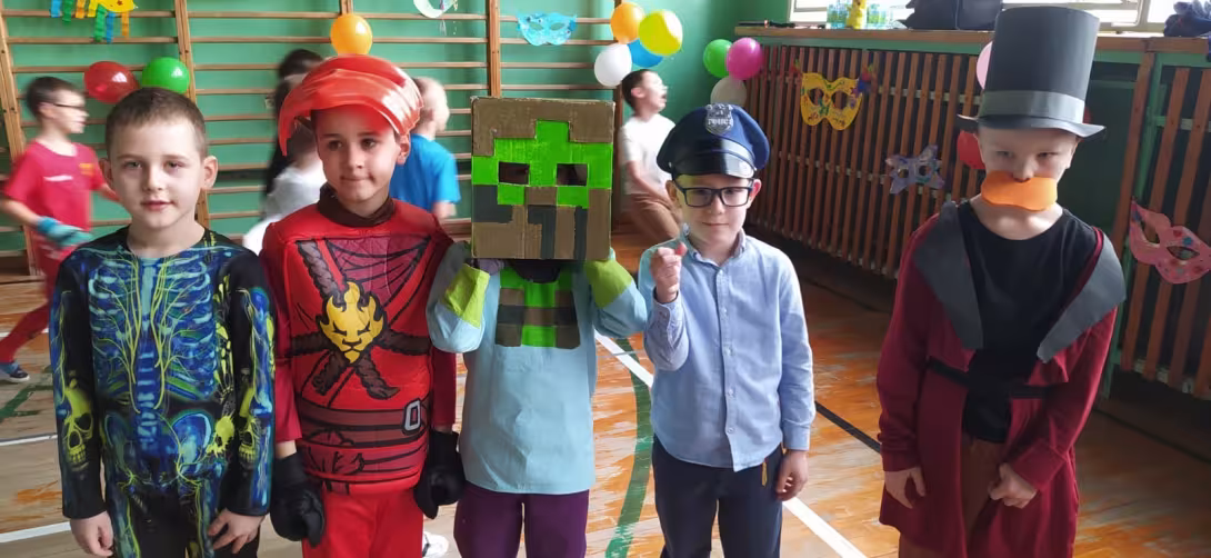 Bal karnawałowy uczniów klas I-III — zdjęcie 1