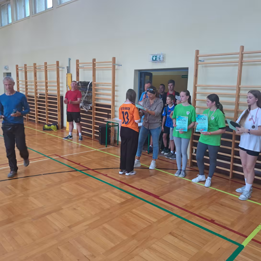 Sukcesy szkolnych tenisistek — zdjęcie 1