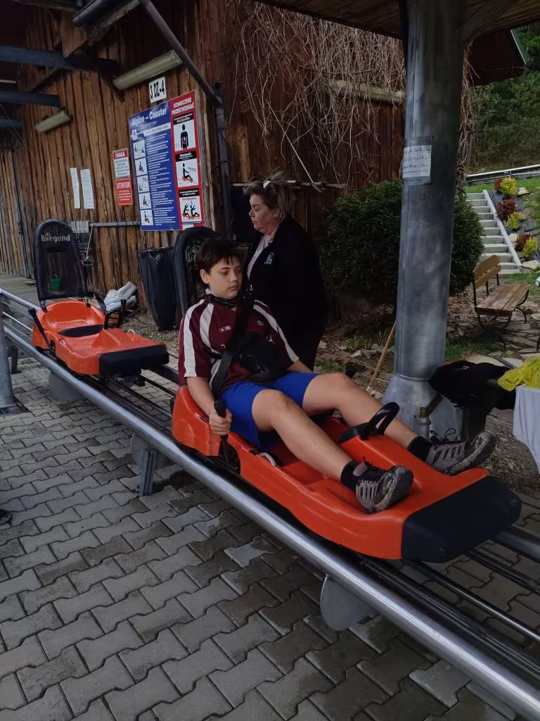 Trzy Korony, sto uśmiechów – Pieniny zdobyte przez klasy 6c i 7a!  — zdjęcie 1