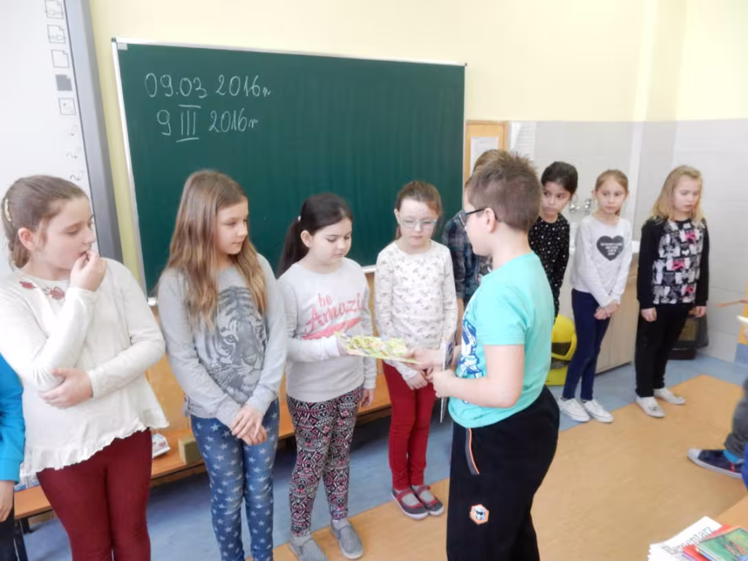 Dzień Kobiet w IIIa — zdjęcie 1