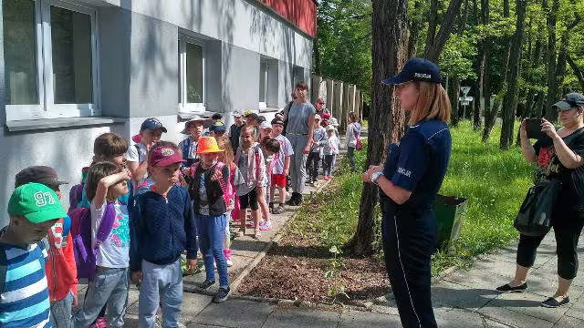 0”A” na wycieczce  do Jednostki Policji — zdjęcie 1