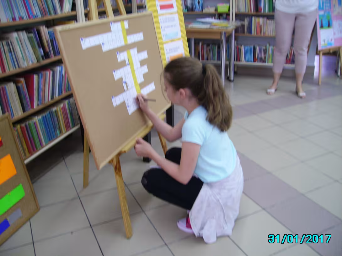 „Brzechwa na wesoło” z klasą III C w Miejskiej Bibliotece Publicznej, Filia nr 2 w Kielcach. — zdjęcie 1