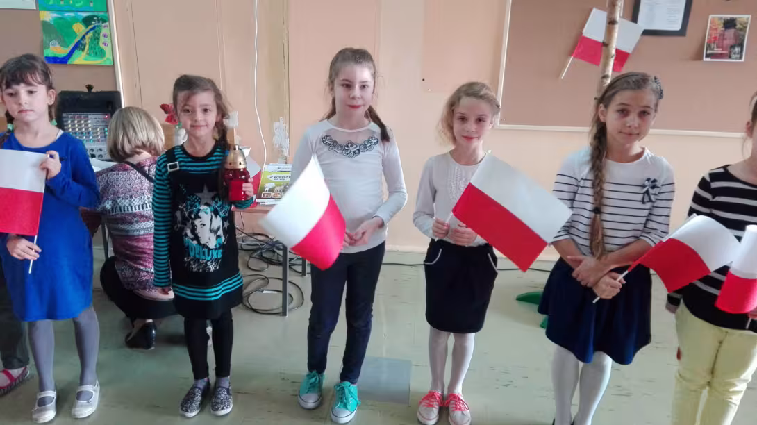 Klasa IId na Apelu z okazji Święta Niepodległości — zdjęcie 1